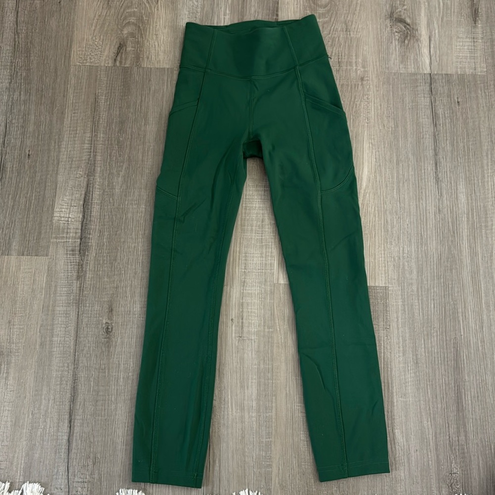Lululemon Invigorate HR Crop 23”